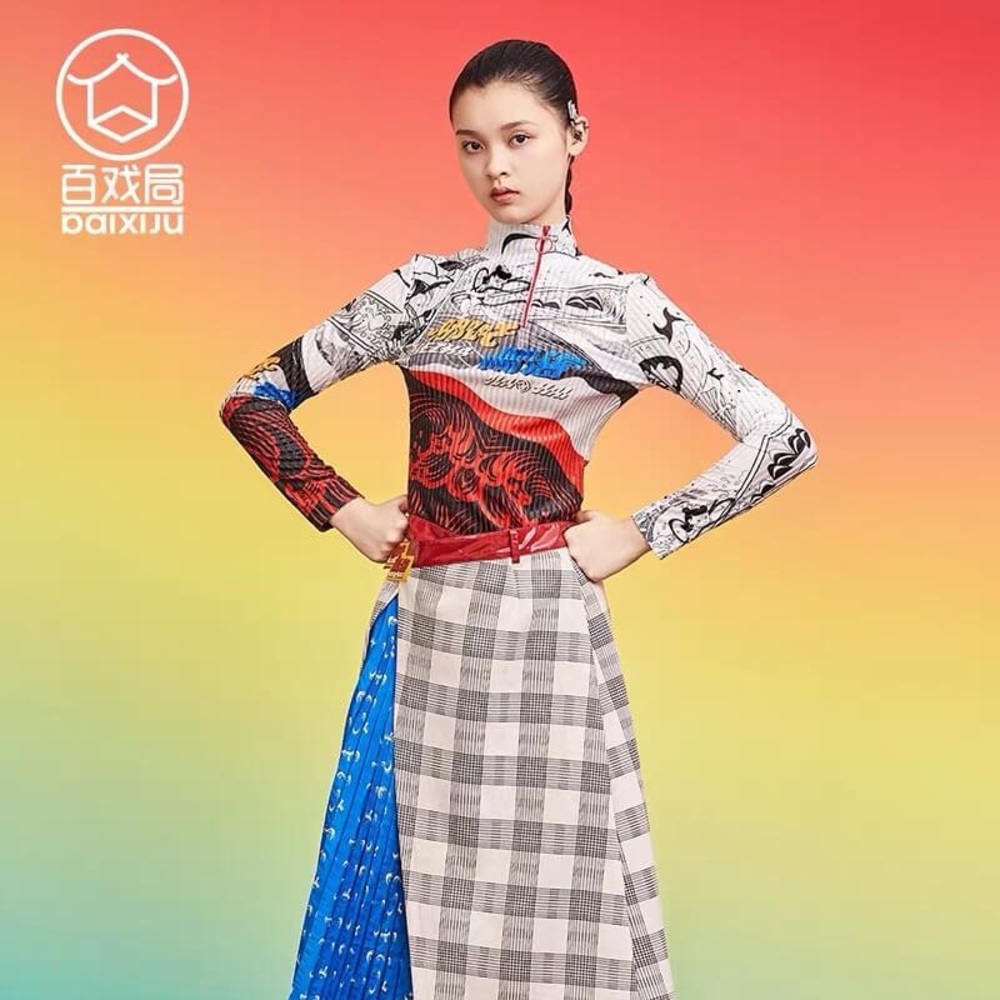 Mukzin Graphic Mixed-Print Long Sleeve Top — Red, White, Black, Blue